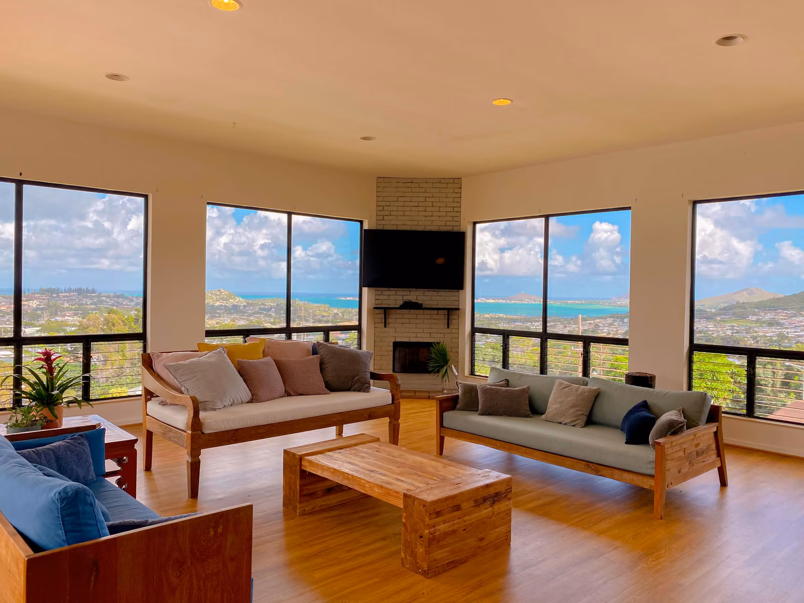 Panoramic Ocean & Mountain View, Kaneohe, Hawaii